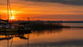 Wschód słońca w PTTK Wilkasy, jezioro Niegocin, maj 2024 r. - zdjęcie 5