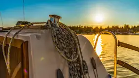 Zachód słońca nad jeziorem Ryńskim z pokładu żaglówki, czerwiec 2024 r. - zdjęcie 4