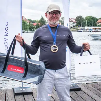 Polska Liga Sterników w Jeziorak Yacht Club: Innowacyjny Inkubator Żeglarstwa Regatowego - zdjęcie 34