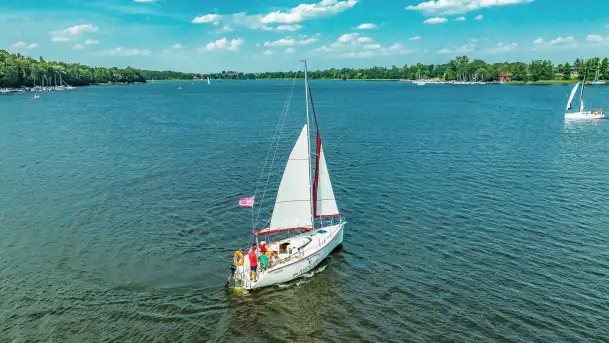 Żeglarska przygoda i rozwój emocjonalny: Unikalne obozy Ważka.net dla młodzieży - zdjęcie 2