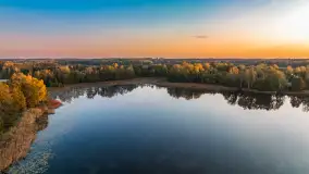 Jezioro Iławki z lotu ptaka o wschodzie słońca, październik 2024 r. - zdjęcie 6