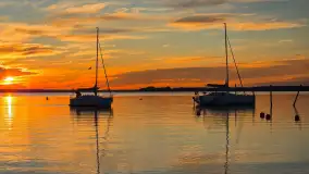 Zachód słońca nad jeziorem Dargin, port Dziki Harsz - zdjęcie 4