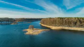 Jezioro Kisajno, Tajty, Piękna Góra w zimowej scenerii z drona - zdjęcie 20