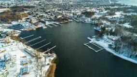 Zimowa zatoka Tracz na zdjęciach z lotu ptaka, styczeń 2025 r. - zdjęcie 4