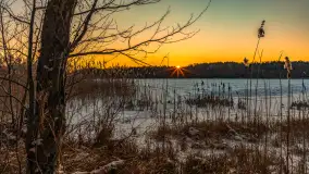 Zachód słońca nad jeziorem Skarż Wielki, luty 2025 r. - zdjęcie 13