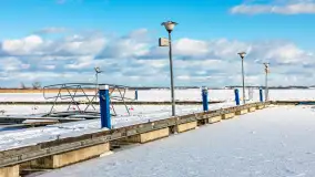 Niedzielne, zimowe popołudnie w Wilkasach nad Niegocinem, luty 2025 r. - zdjęcie 5