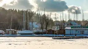 Niedzielne, zimowe popołudnie w Wilkasach nad Niegocinem, luty 2025 r. - zdjęcie 37