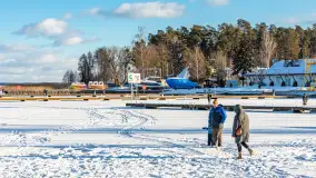 Niedzielne, zimowe popołudnie w Wilkasach nad Niegocinem, luty 2025 r. - zdjęcie 47