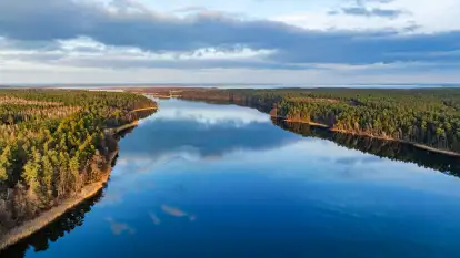Pole namiotowe Flosek nad jeziorem Bełdany, luty 2025 r.