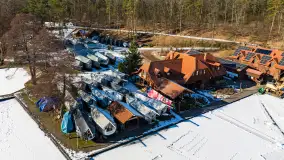 Port Pod Dębem w zimowym śnie i... białej odsłonie, luty 2025 r. - zdjęcie 8