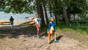 Młodzi adepci żeglarstwa nad jeziorem Dadaj - Rumszewicz Sailing - zdjęcie 12