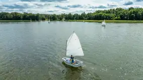 Młodzi adepci żeglarstwa nad jeziorem Dadaj - Rumszewicz Sailing - zdjęcie 47