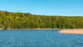 Jezioro Czos, Mrągowo widziane z wody, maj 2025 r. - zdjęcie 9