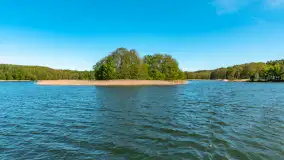 Jezioro Czos, Mrągowo widziane z wody, maj 2025 r. - zdjęcie 11