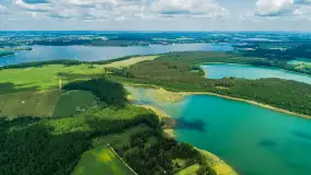 Jezioro Harsz położone blisko północnych szlaków WJM z drona - zdjęcie 12