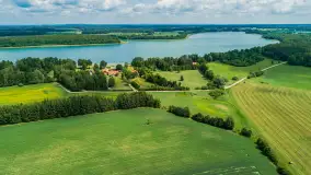 Jezioro Harsz położone blisko północnych szlaków WJM z drona - zdjęcie 28