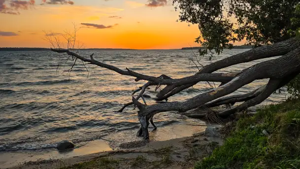 Zachód słońca w Pierkunowie, jezioro Kisajno, czerwiec 2025 r.