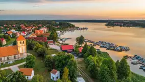 Zachód słońca nad jeziorem Bocznym, Rydzewo z lotu ptaka, lipiec 2025 r. - zdjęcie 12