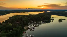 Zachód słońca nad jeziorem Kisajno, Łabędzi Ostrów, lipiec 2025 r. - zdjęcie 21