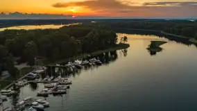 Zachód słońca nad jeziorem Kisajno, Łabędzi Ostrów, lipiec 2025 r. - zdjęcie 13