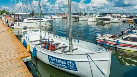 Niedzielny poranek w porcie AZS Wilkasy nad Niegocinem, lipiec 2025 r. - zdjęcie 2