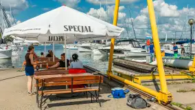 Niedzielny poranek w porcie AZS Wilkasy nad Niegocinem, lipiec 2025 r. - zdjęcie 45