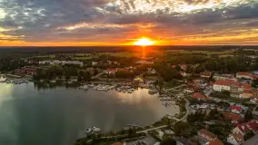 Ryn z lotu ptaka o zachodzie słońca, sierpień 2025 r. - zdjęcie 26