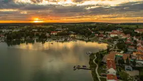 Ryn z lotu ptaka o zachodzie słońca, sierpień 2025 r. - zdjęcie 43