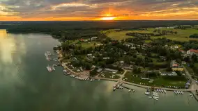 Ryn z lotu ptaka o zachodzie słońca, sierpień 2025 r. - zdjęcie 8