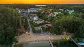 Zachód słońca z drona nad jeziorem Tajty i Piękną Góra, sierpień 2025 r. - zdjęcie 25