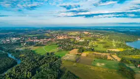 Mamry, Węgorapa i Węgorzewo w tle z drona, sierpień 2025 r. - zdjęcie 25