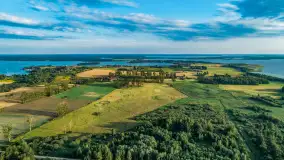 Mamry, Węgorapa i Węgorzewo w tle z drona, sierpień 2025 r. - zdjęcie 22