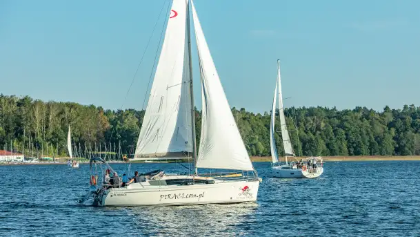 Żagle i ruch na jeziorze Kisajno, ostatnie dni lata, wrzesień 2025 r. - zdjęcie 6