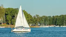 Żagle i ruch na jeziorze Kisajno, ostatnie dni lata, wrzesień 2025 r. - zdjęcie 7