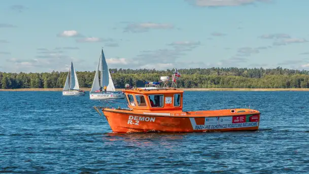 Jezioro Kisajno pełne jachtów, trwa żeglarski wrzesień 2025 - zdjęcie 6