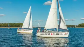 Jezioro Kisajno pełne jachtów, trwa żeglarski wrzesień 2025 - zdjęcie 53