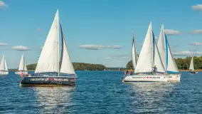 Jezioro Kisajno pełne jachtów, trwa żeglarski wrzesień 2025 - zdjęcie 16