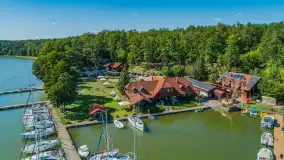 Pod Dębem nad jeziorem Nidzkim z lotu ptaka, sierpień 2025 r. - zdjęcie 26