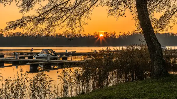 Zachód słońca, końcówka kolorów jesieni w Sztynorcie, listopad 2025 r.
