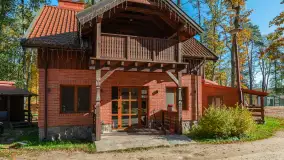 Jesień nad jeziorem Nidzkim, port i ośrodek Wodnik, Ruciane-Nida, październik 2025 r. - zdjęcie 16