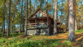 Jesień nad jeziorem Nidzkim, port i ośrodek Wodnik, Ruciane-Nida, październik 2025 r. - zdjęcie 20