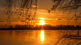 Zachód słońca nad jeziorem Niegocin, listopad 2025 r. - zdjęcie 8