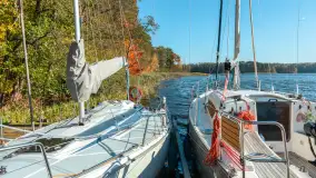 Jesienne kadry w porcie Pod Dębem, nad jeziorem Nidzkim, październik 2025 r. - zdjęcie 4