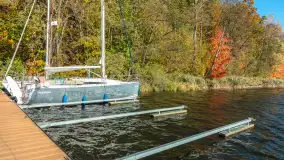 Jesienne kadry w porcie Pod Dębem, nad jeziorem Nidzkim, październik 2025 r. - zdjęcie 43