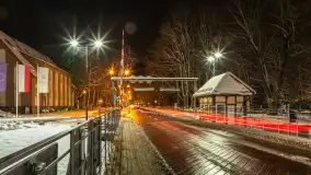 Nocne i zaśnieżone Giżycko, listopad 2025 r. - zdjęcie 1