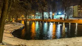 Nocne i zaśnieżone Giżycko, listopad 2025 r. - zdjęcie 15