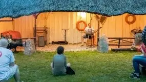 Zdjęcia: Bandik Władek Świeczkowski wystąpił w porcie Tło Dla Mew - zdjęcie 6