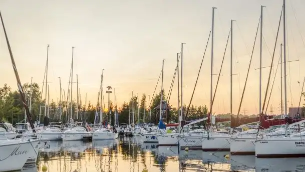 Zdjęcia: Zachód słońca w poetyckich dźwiękach muzycznego duetu  - zdjęcie 11