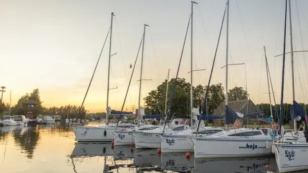 Zdjęcia: Zachód słońca w poetyckich dźwiękach muzycznego duetu  - zdjęcie 8