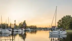 Zdjęcia: Zachód słońca w poetyckich dźwiękach muzycznego duetu  - zdjęcie 7